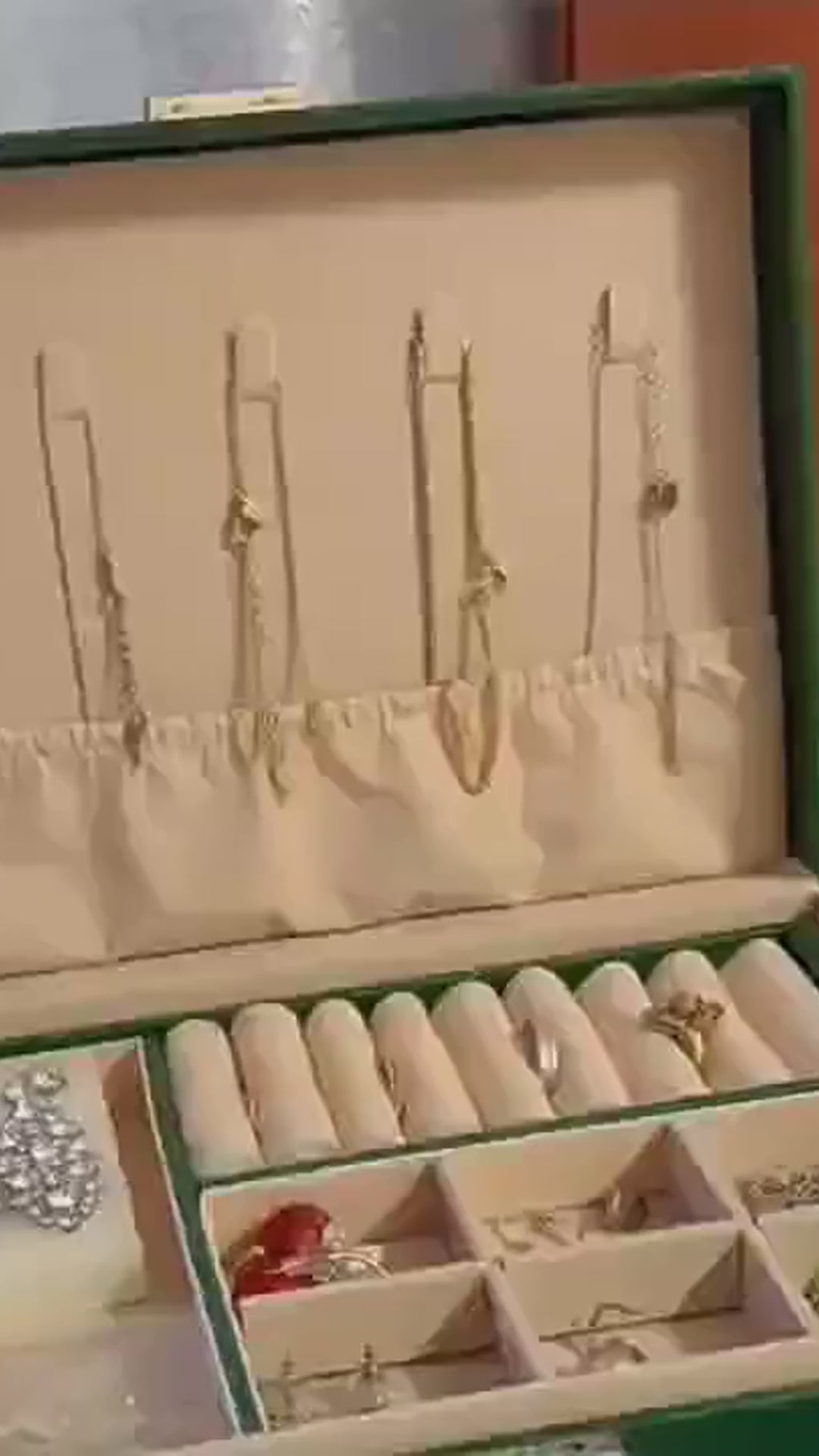 Boîte à bijoux femme à double couche en vidéo