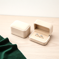Coffret à bague en flanelle à doublure contrastée, coloris beige