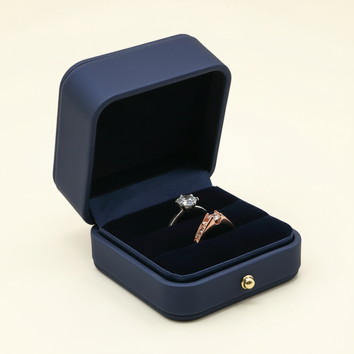 Boîte à bague de fiançailles en cuir et velours, coloris bleue