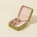 Boîte à bijoux de voyage en velours, coloris matcha