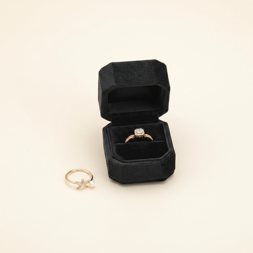 Boîte à bague en velours octogonale, coloris noire