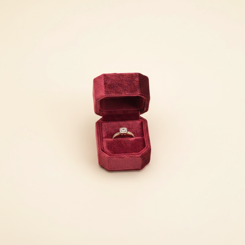 Boîte à bague en velours octogonale, coloris rouge